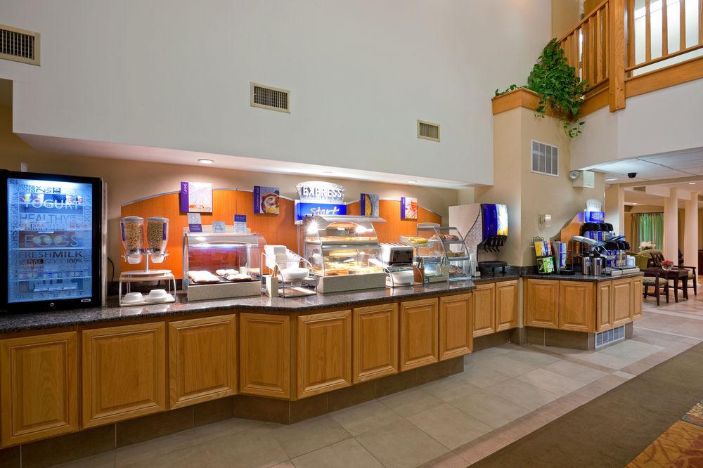 Holiday Inn Express & Suites Carneys Point - Pennsville By Ihg Eksteriør bilde