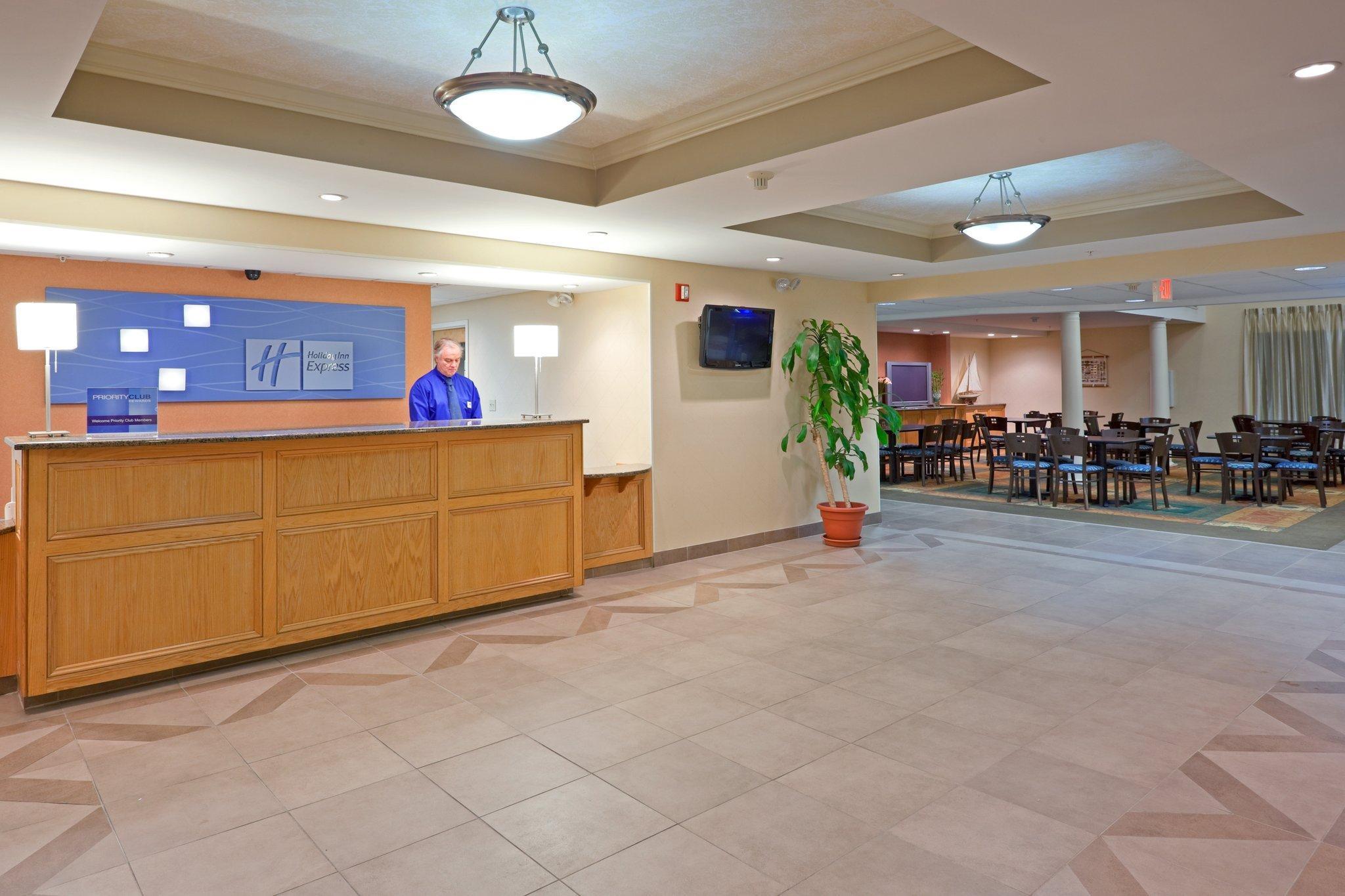 Holiday Inn Express & Suites Carneys Point - Pennsville By Ihg Eksteriør bilde