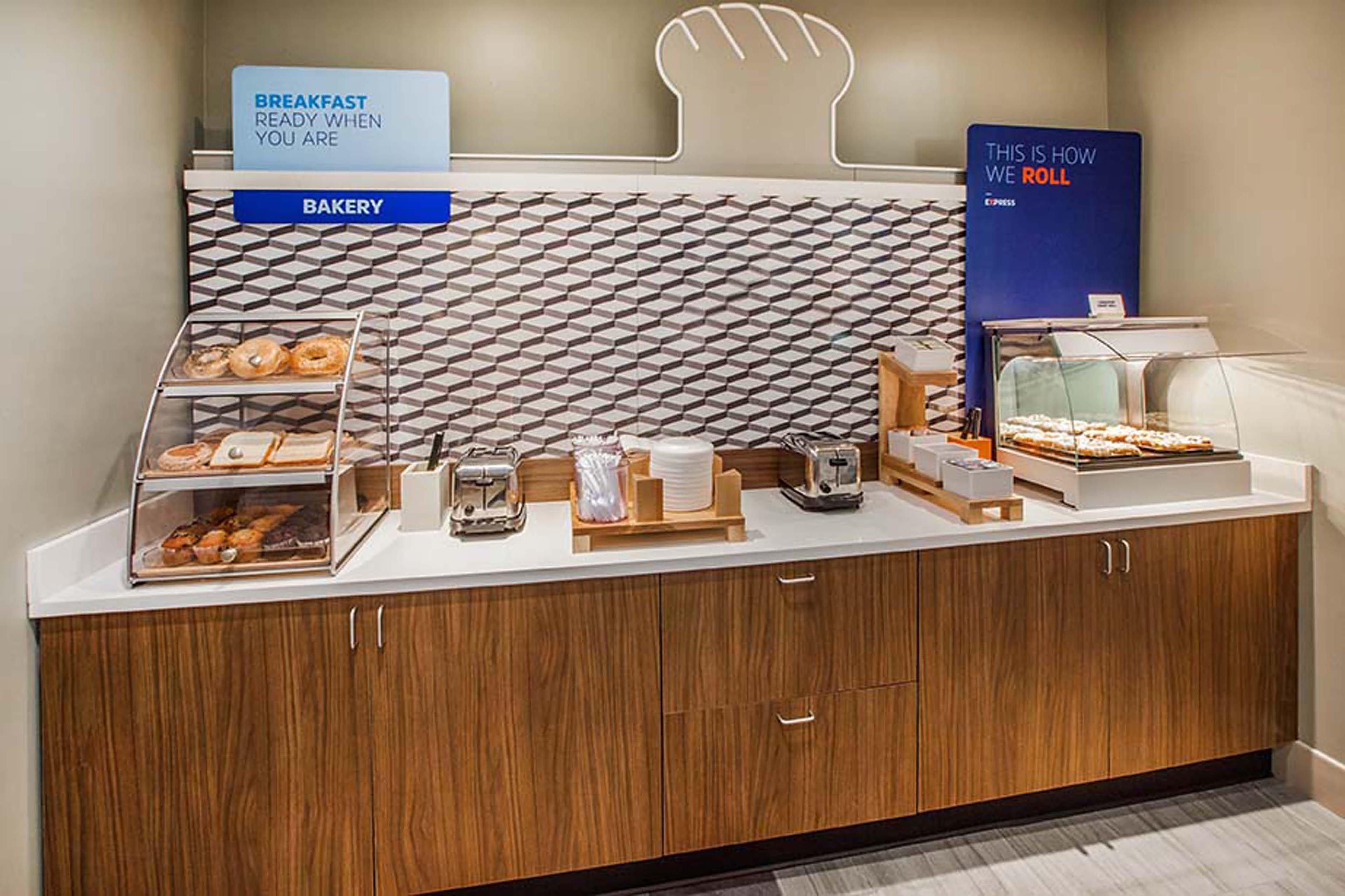 Holiday Inn Express & Suites Carneys Point - Pennsville By Ihg Eksteriør bilde