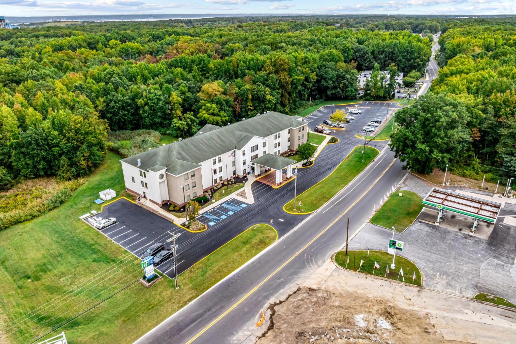 Holiday Inn Express & Suites Carneys Point - Pennsville By Ihg Eksteriør bilde